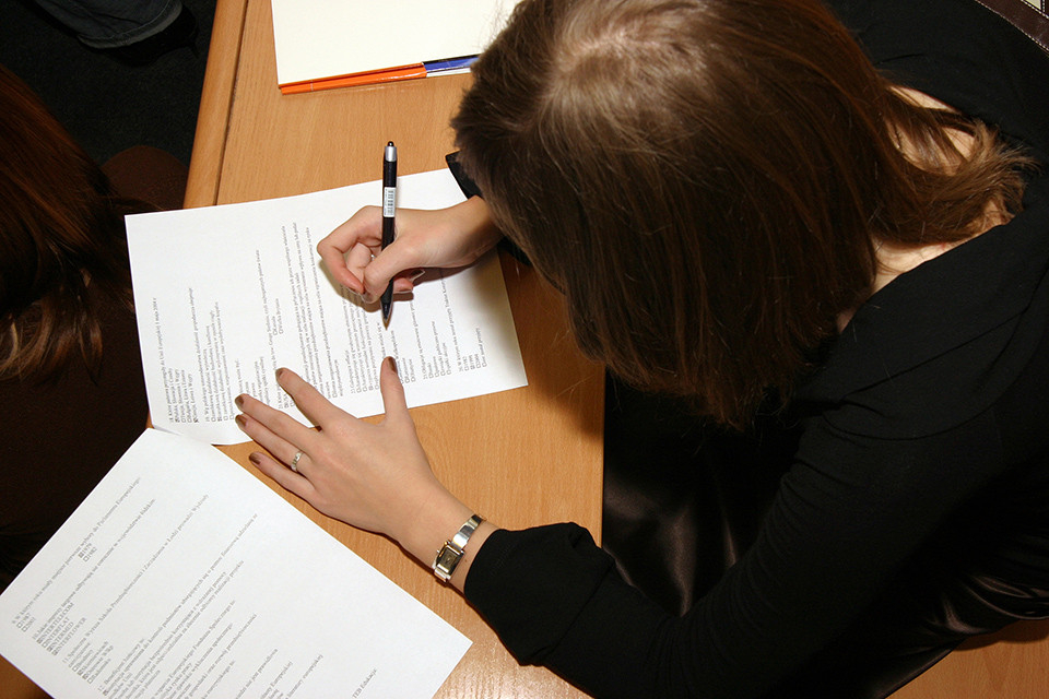 Auxiliar administratiu